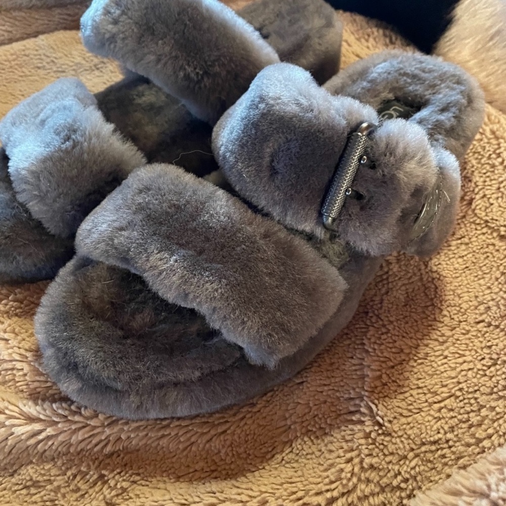 Fuzz yea slippers